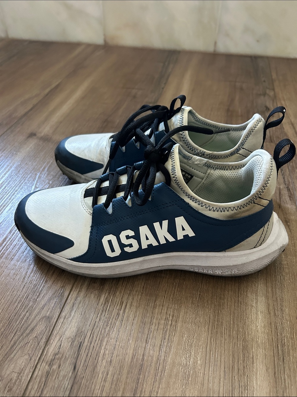 Osaka women’s field hockey shoes cleats Athletic Sneakers 7.5